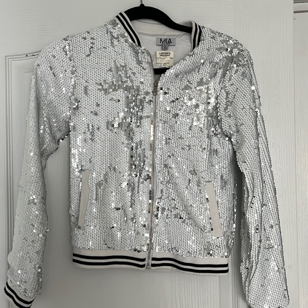 White jacket Mia brand size XL sequin jacket with black trim! Never worn w tags
